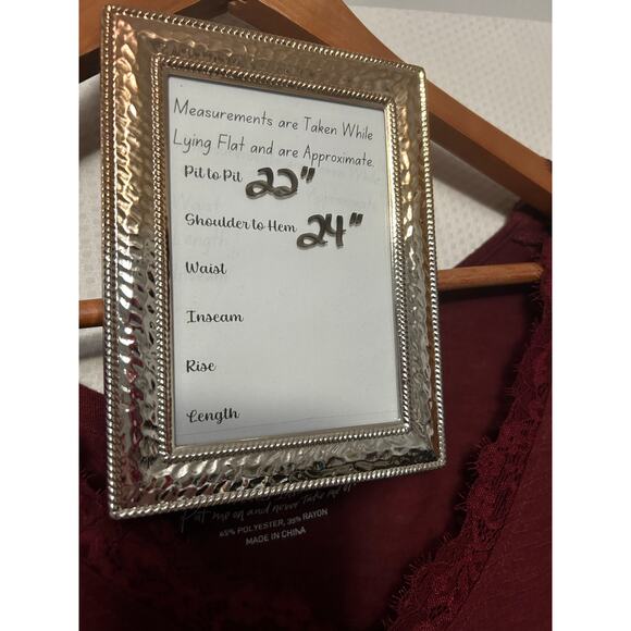 Torrid Burgundy Lace V Neck "I'll Just Stay Here Awhile" Short Sleeve Tee 1X - Picture 7 of 8